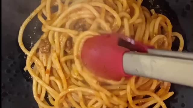 TWIRLING SPAGHETTI! 🍝
