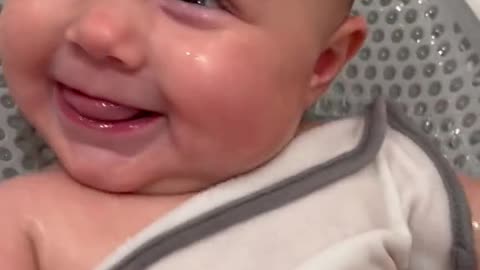 This baby is so cute laughing out loud and knowingly peeing your pants