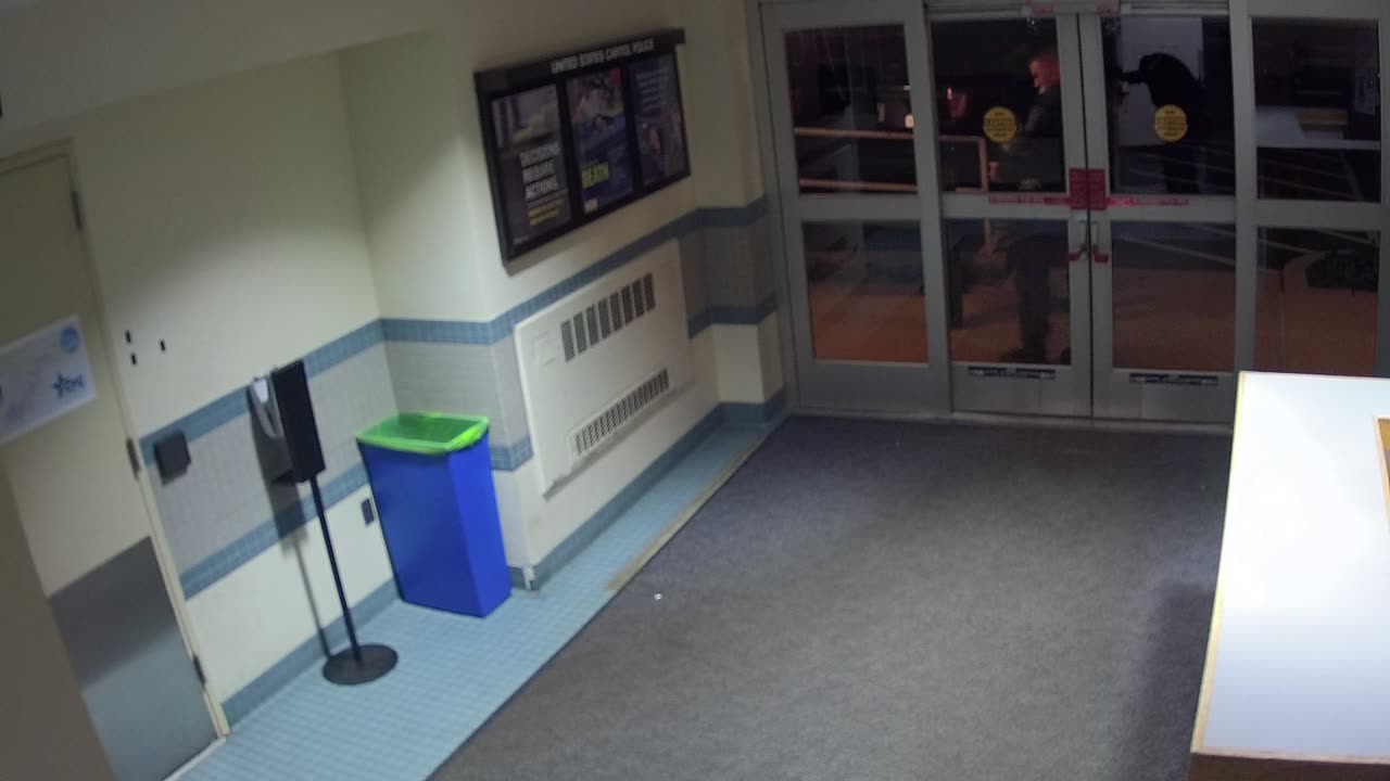 1662HQOB01WestDoor_2021-01-06_23h34min24s873ms.mp4