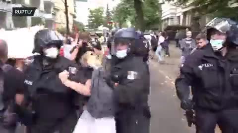 2022-11-29 Here is the latest footage from China..Oh no wait, it's from Germany