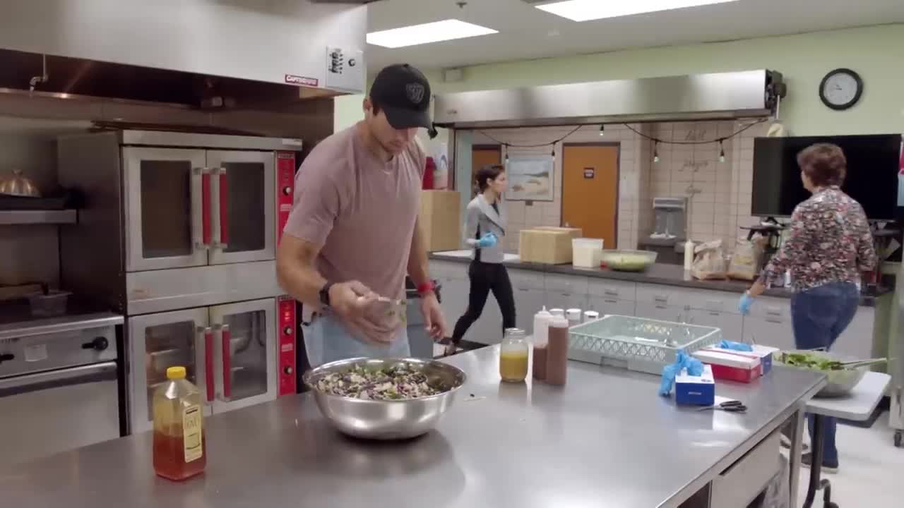 Jared Veldheer: Offensive Lineman Turned School Cook | NFL Films Presents