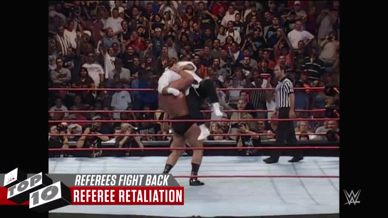 When referees fight back - WWE Top 10