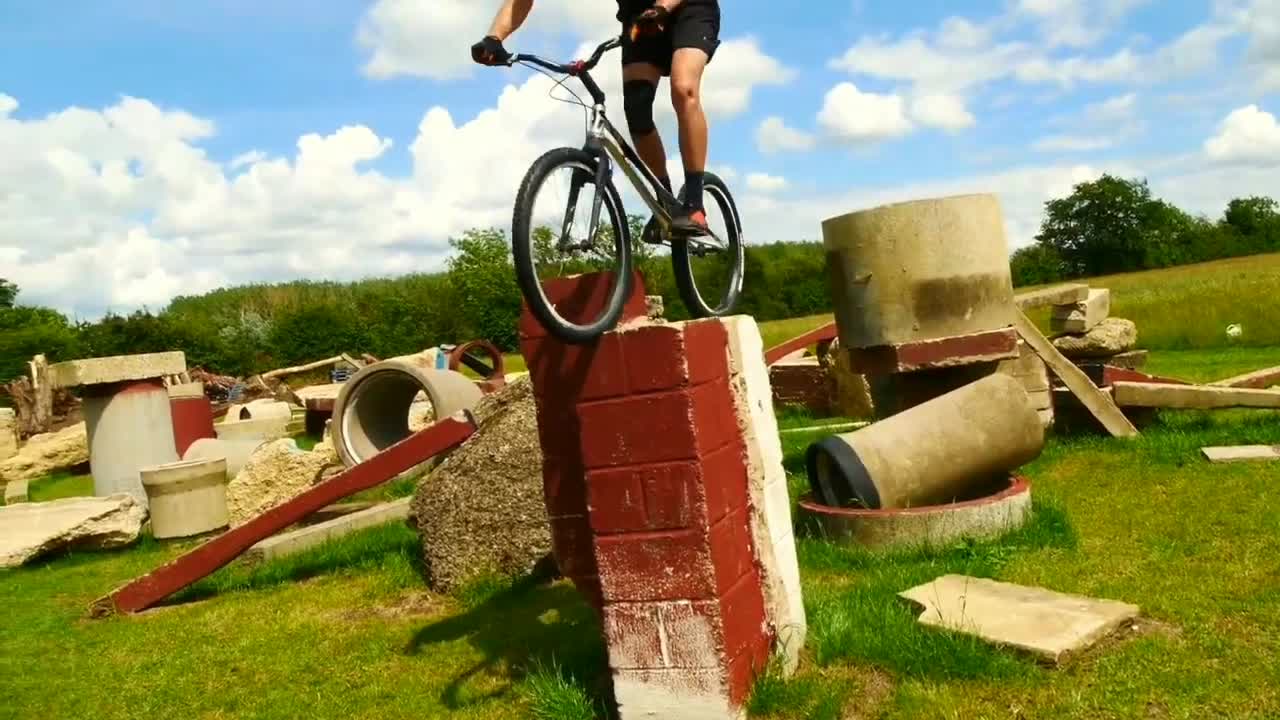 BIKETRIAL COMPILATION OF JUMP AND PEOPLE