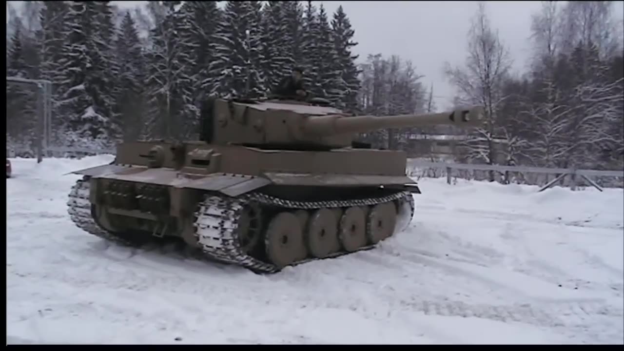 The tank "Tiger I" a test drive.