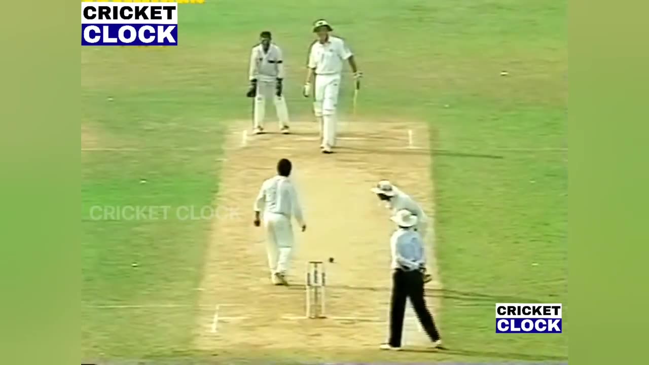 India Vs Australia 1998 SACHIN 5 Wickets for 32 vs Australia Nail Bitting Bowling by Sachin