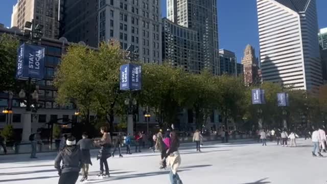 2 ice skating rinks open in Chicago on November 18th!