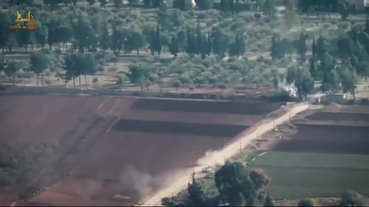 Chaotic Scene North of Hama: HTS, in a Captured Tank and BMPs, Destroy Panicked SAA in Pickups