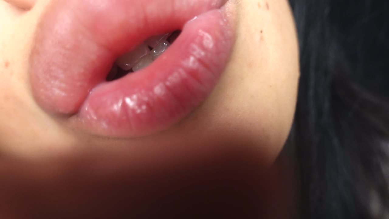 ASMR LENS FOGGING AND CLEANING WITH KISSES