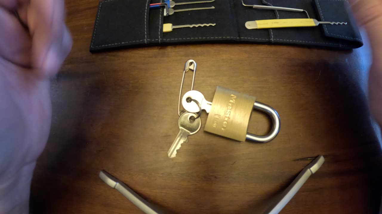 Lock Picking Basics - Master Locks