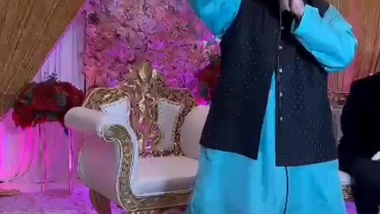 Live performance of chahat Fateh Ali Khan.