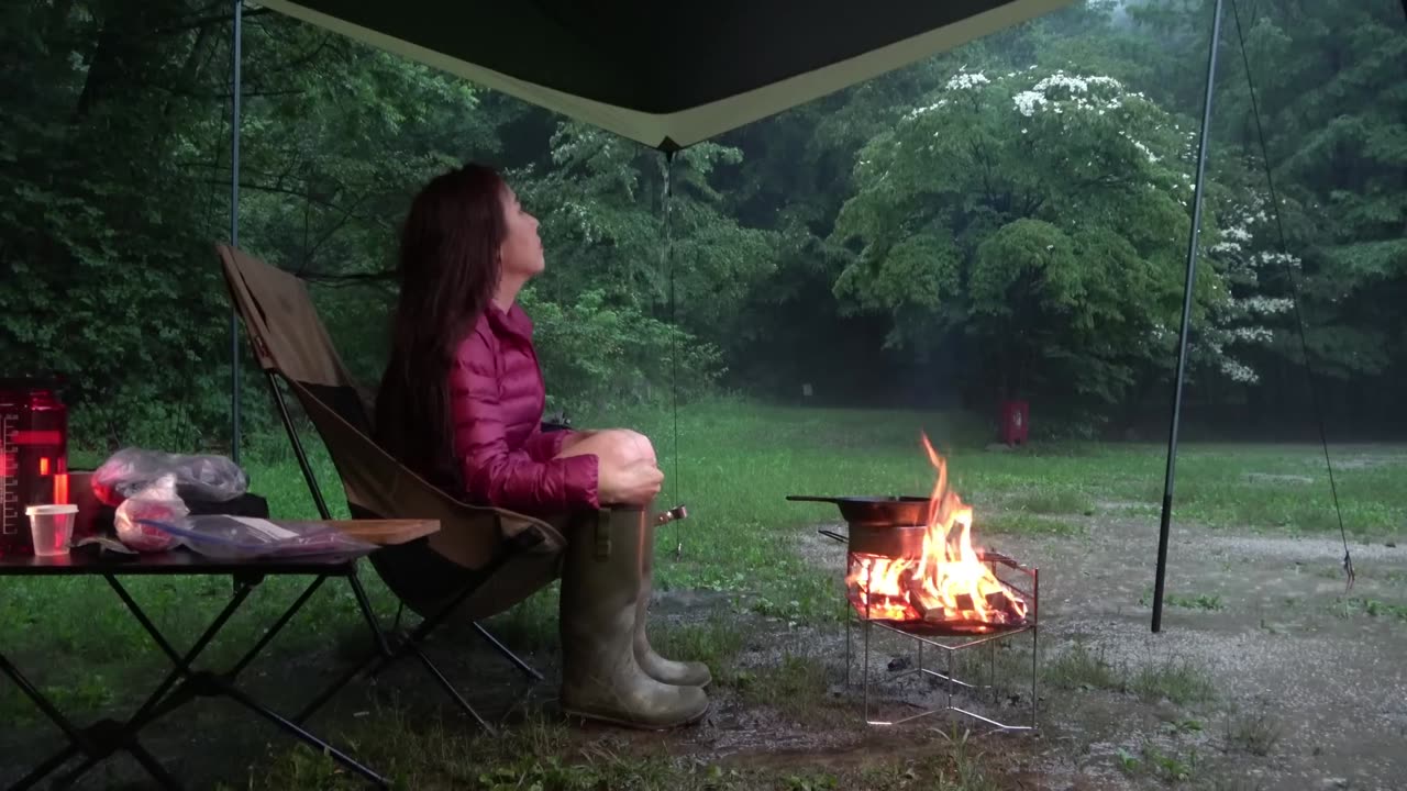 RAIN SOOTHING RAIN EXPERIENCE SOLO CAMPING ASMR