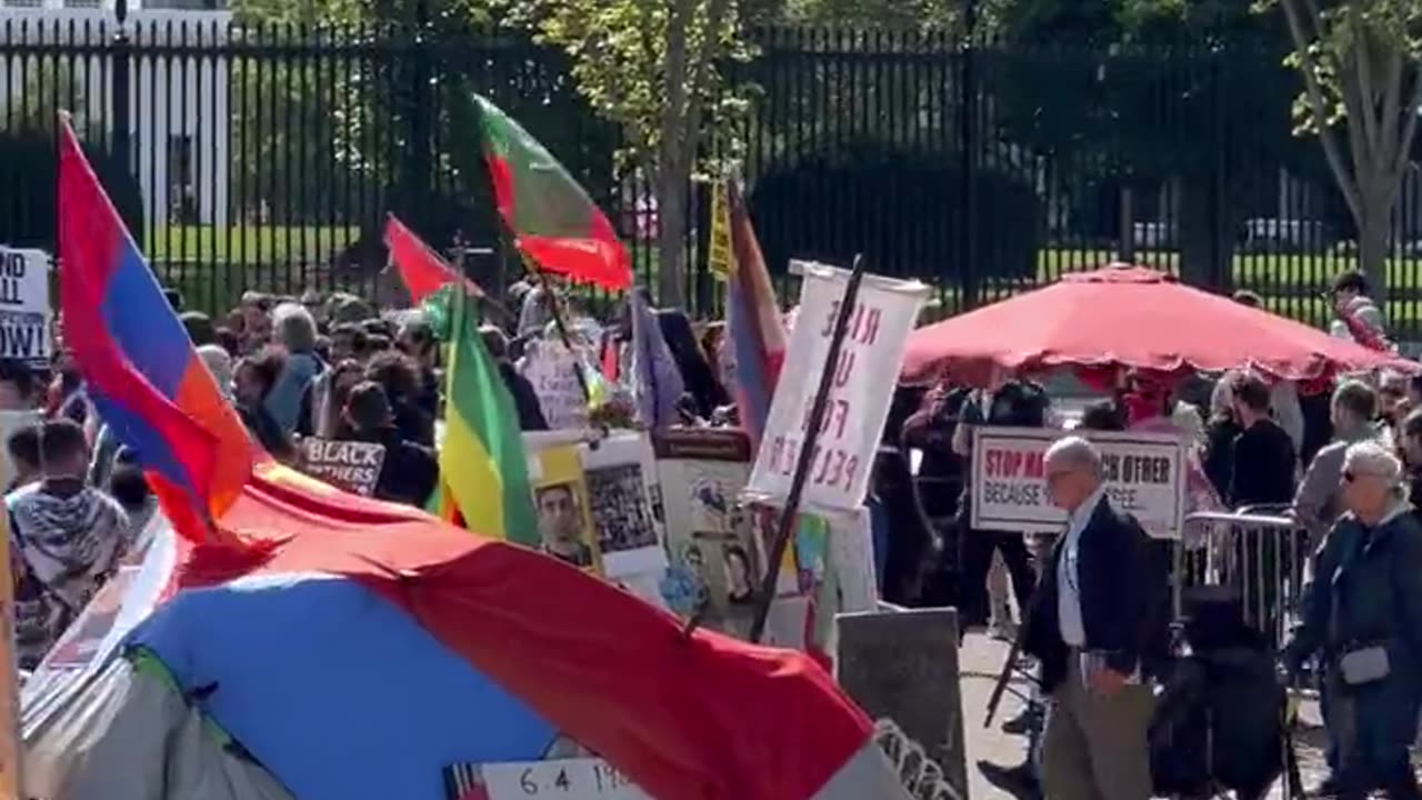 Happening now: Celebrations of the Hamas terrorist attacks in front of the White House