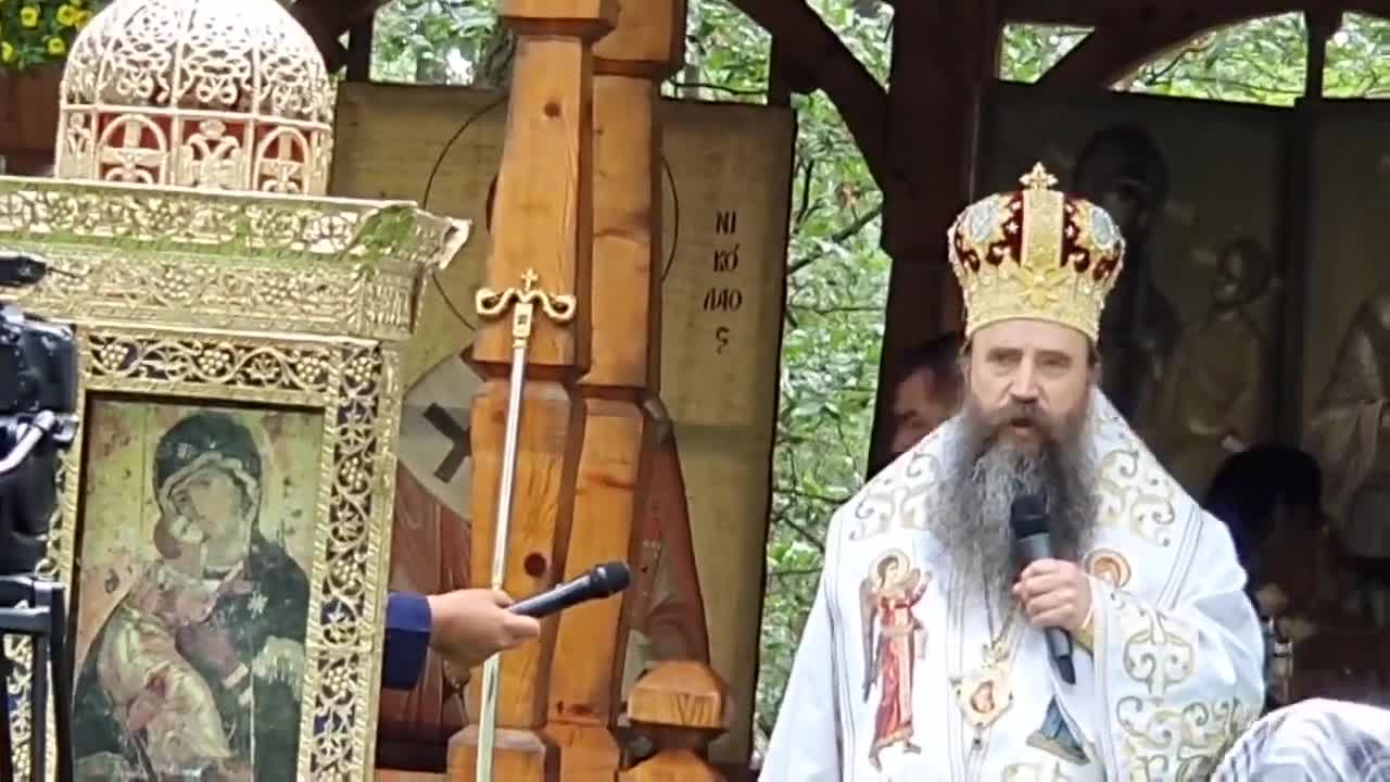 Ecumenistul Eretic Galaction Batjocoreste Semnul Sv. Cruci, 8 iunie 2020