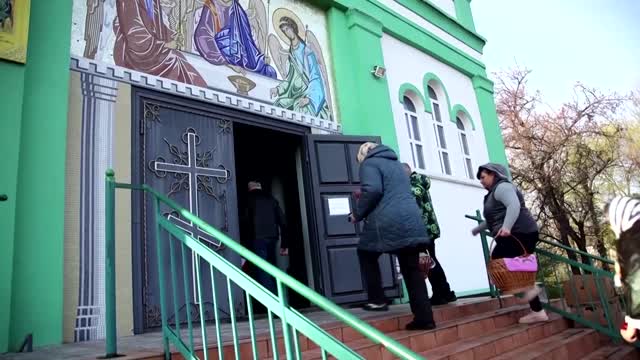 Ukrainians observe Easter fearing Russian attacks