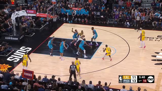 Russell Westbrook scores on Cameron Payne and rocks the baby