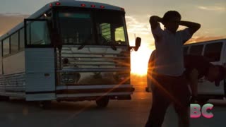 Texas planning to bus migrants directly to ICE for deportation