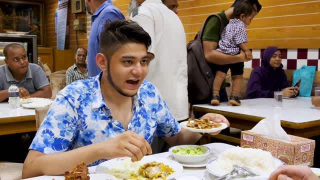 Eating PIGEON MEAT in Bangladesh!