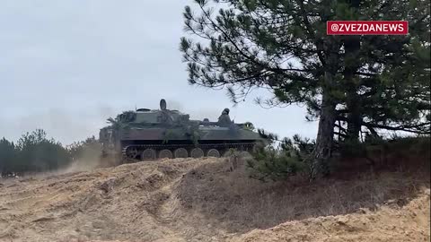 crew of the 122-mm self-propelled guns 2S1 "Gvozdika