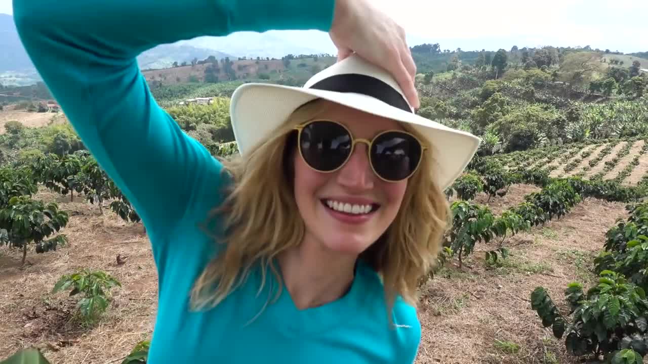 How Coffee Is Made - Coffee Growing 101 - In Colombia!