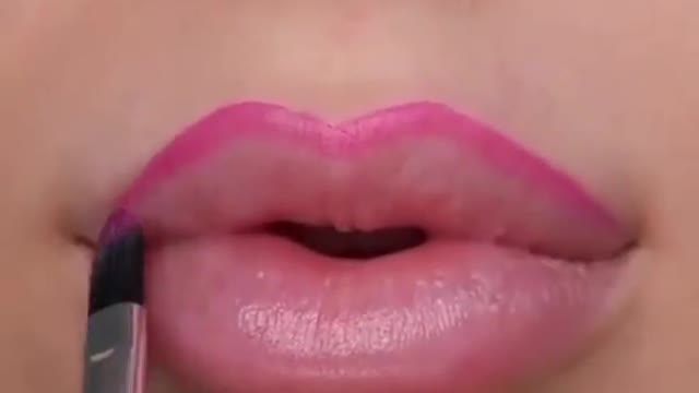 TE GUSTARIA SABER A DELINEARTELOS LABIOS CORRECTAMENTE?