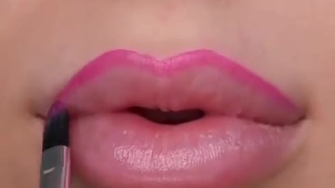 TE GUSTARIA SABER A DELINEARTELOS LABIOS CORRECTAMENTE?