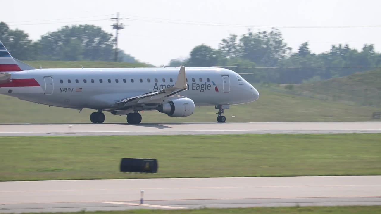 Republic/American Eagle EMBRAER 175 St Louis Lambert Intl - STL for LaGuardia - LGA