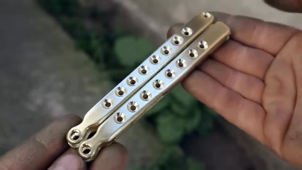 21 !! Turning a Rusty Bearing into a Beautiful but Extremely Sharp BUTTERFLY KNIFE