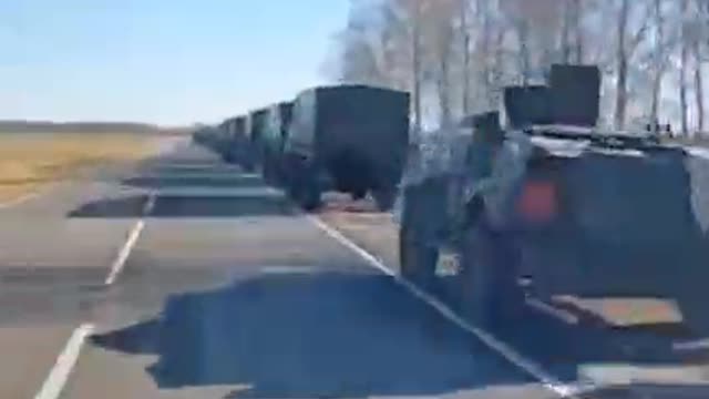 Huge convoy of Belarusian tanks and troop carriers seen