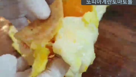 egg tomato roll