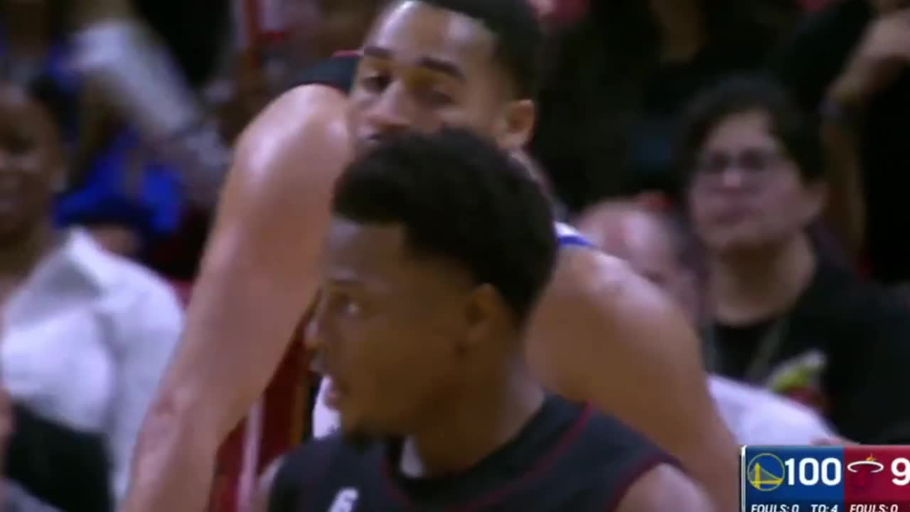 JORDAN POOLE TELLS REF "U A SNITCH" AFTER CALLING HIM FOR CARRY! HE MADE A FUNNY FACE AT THEM!