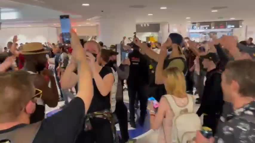 PROTESTERS IN PARIS STORM MALL WITHOUT VACCINE PASSPORTS