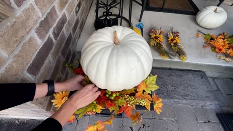 How To Put Together A Simple Fall Planter Decoration