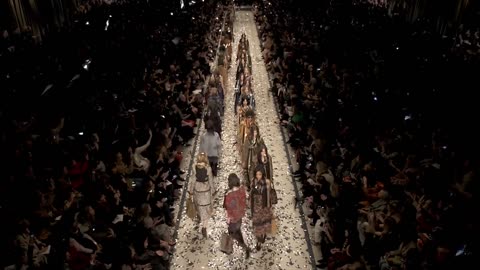 The Highlights of the Burberry Womenswear Autumn_Winter 2015 Show (1)