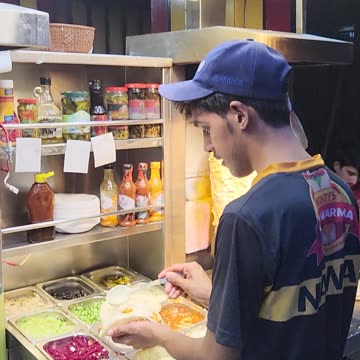 Food Alert! Karachi's Famous Shawarma - Street Food - Making