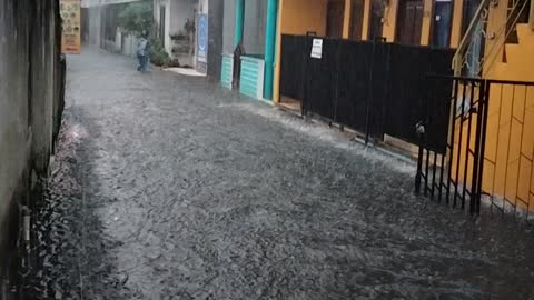 Banjir depan rumah