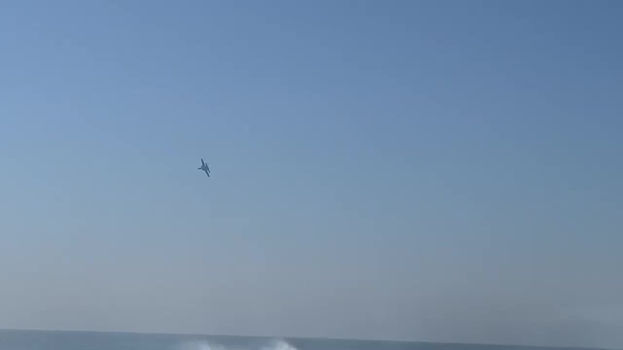 UFO Chasing Fighter Jet in CA