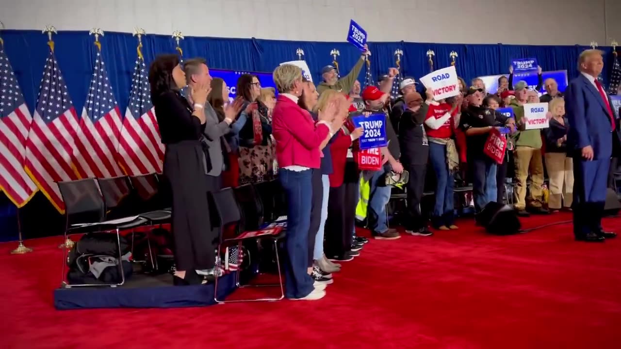 Crowd in Green Bay, Wisconsin for President Trump.