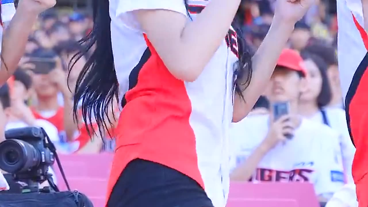 엉덩이 찰싹 _삐끼삐끼_ 염세빈(Yeom Se-been)치어리더
