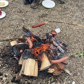 CAMPFIRE IN THE WILDERNESS