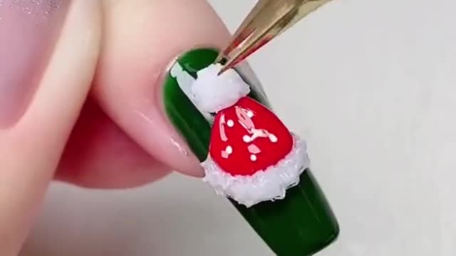 Christmas manicure