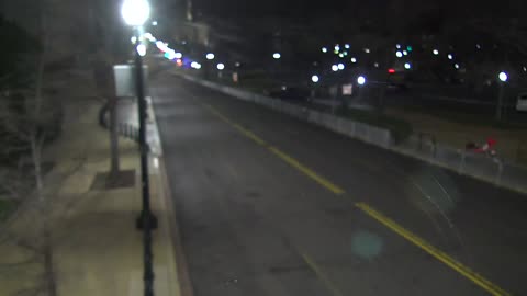 0936RHOB00IndepAveSWEastofTaxi_2021-01-05_01h00min00s057ms.mp4