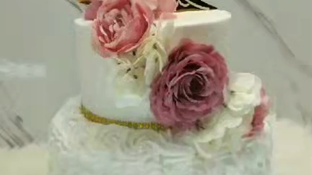 Beautiful Wedding Cake Created for You in a Minute