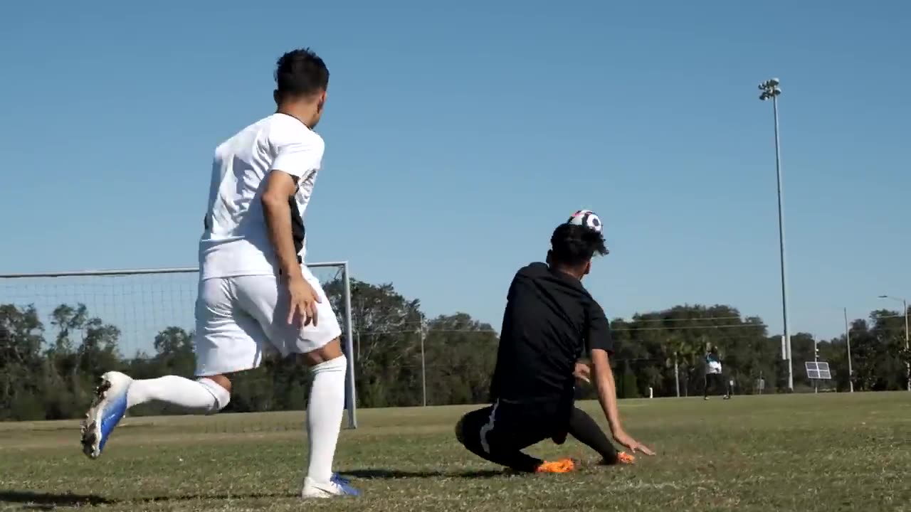 These Soccer Mistakes Make You an AVERAGE Player.mp4