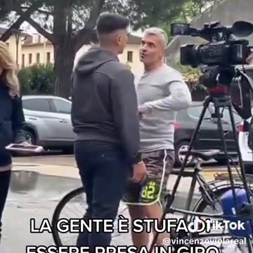 La gente è stufa di bugie