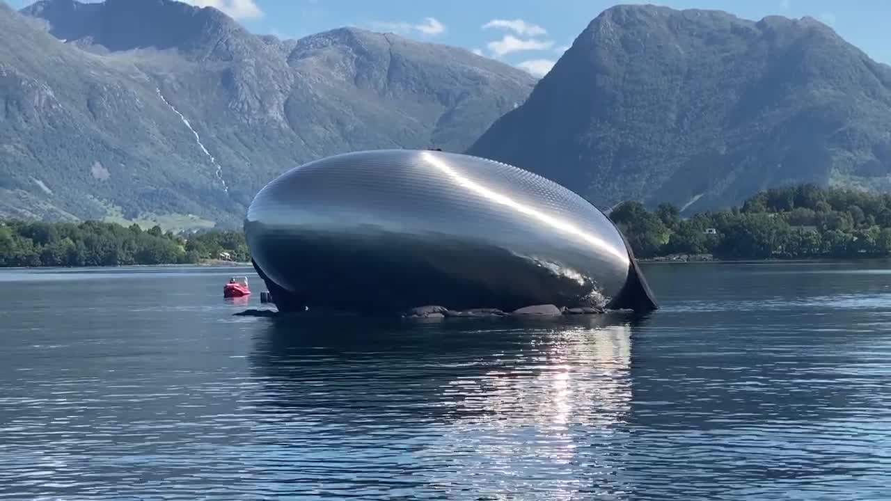 Salmon Eye by Kvorning Design