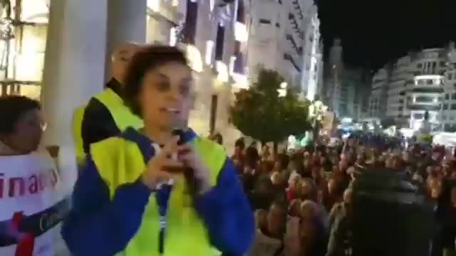 🇪🇸 SPAIN POLICE OFFICERS IN VALENCIA: "WE ARE WITH THE PEOPLE