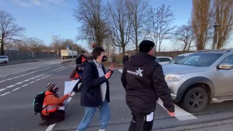 German working class man trying to get to work has no time for "extinction rebellion" loonies.