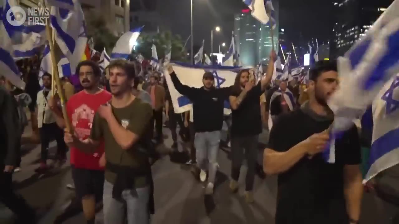 Israel Protests Erupt On Highway After Benjamin Netanyahu Fires Defence Minister - 10 News First