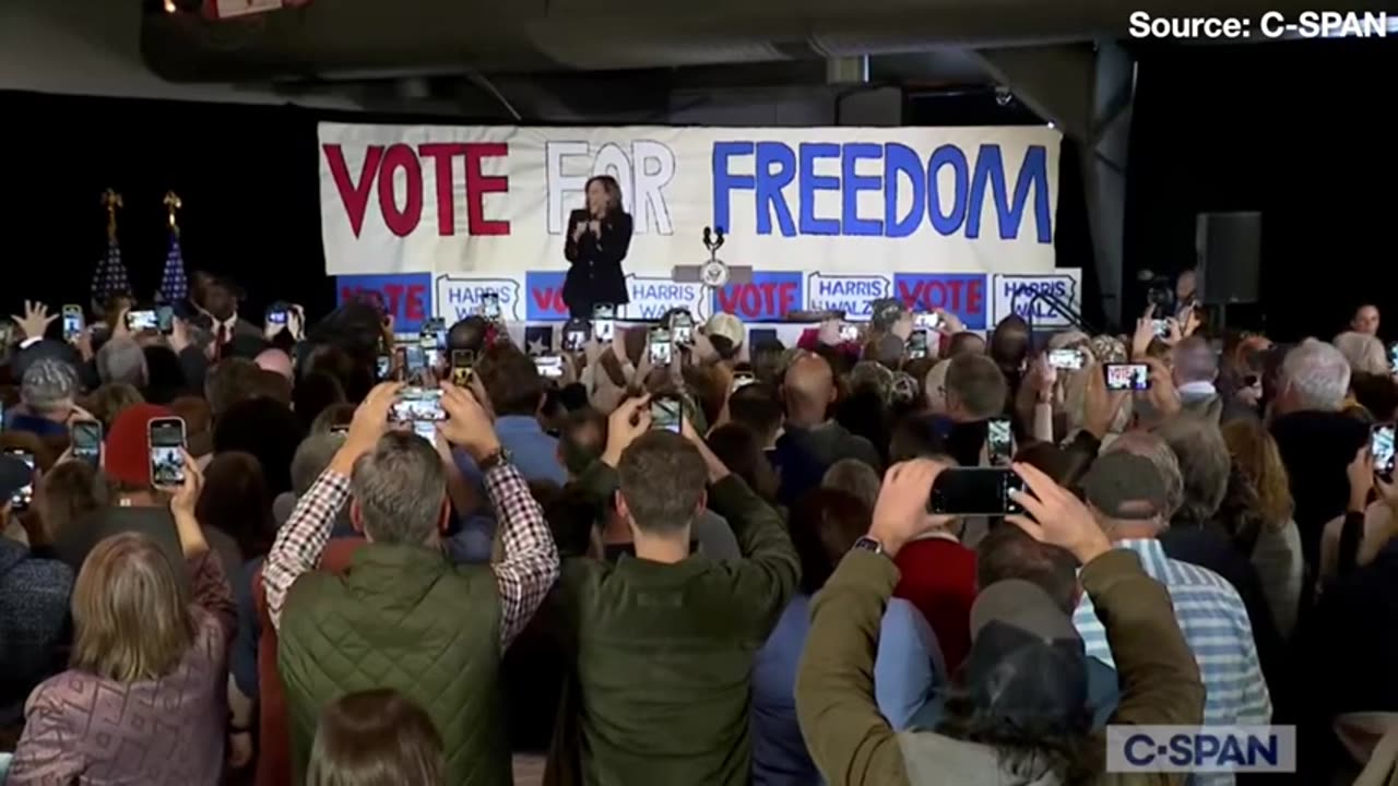 Awkward! Crowd Falls Silent When Kamala Tries to Start a Chant