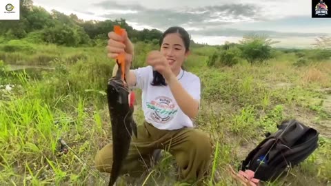 BEAUTIFUL FISHING GIRL